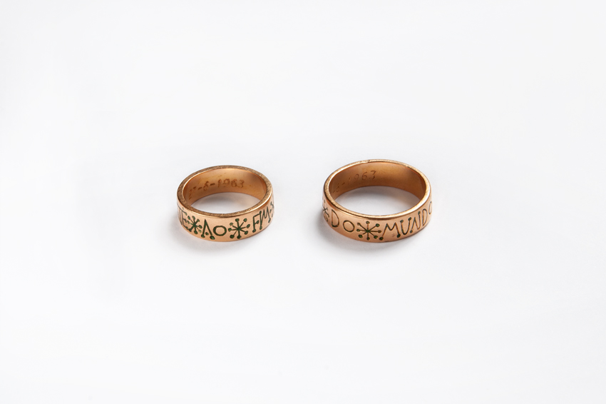 José Aurélio, «Until the End of the World», 1963. Wedding rings from José e Alice Aurélio (gold). Courtesy: Joana Aurélio. Photo: Eduardo Sousa Ribeiro